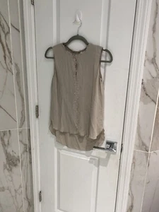 Top para mujer Elie Tahari 100 % gris seda sin mangas talla XS floral de encaje y cuentas - Imagen 1 de 12
