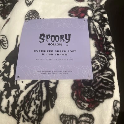 HALLOWEEN TIRO CALAVERAS EN DISFRAZ MARIPOSAS, ROSAS, TAZAS DE TÉ 60”X 70” NUEVO CON ETIQUETAS Foto 1 de 4