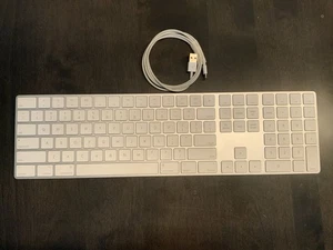 Apple A1843 Wireless Rechargeable Bluetooth Magic Keyboard With Numeric Keypad - Afbeelding 1 van 12