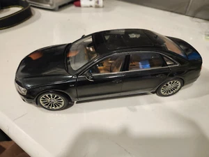 Audi A8L W12 Sedan Black | Kyosho 1/18 - Picture 1 of 5