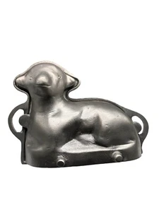 Molde de bautizo vintage de metal fundido pesado de aluminio para hornear pasteles de chocolate - Imagen 1 de 6
