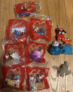 Juguetes McDonald’s Walt Disney World: 50 aniversario, Sirenita, otros - Imagen 1 de 15