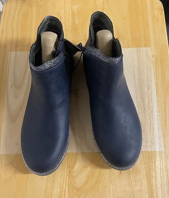 Tu Kids Faux Leather,Zip Up,Chelsea,Flatform,Sparky Ankle boots,Navy,Size 3,New - Image 1 of 4