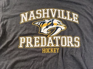 Nashville Predators Shirt Herren XLarge grau Spell Out Kurzarm Hockey NHL * - Bild 1 von 3
