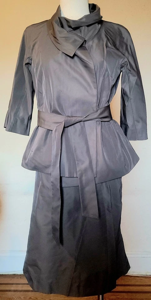 Traje Falda Lida Baday Con Cinturón Talla 4 Foto 1 de 4