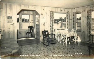Tarjeta postal 25-5724 Cedarville Michigan Ford ocupación interior Cook RPPC década de 1940 - Imagen 1 de 2