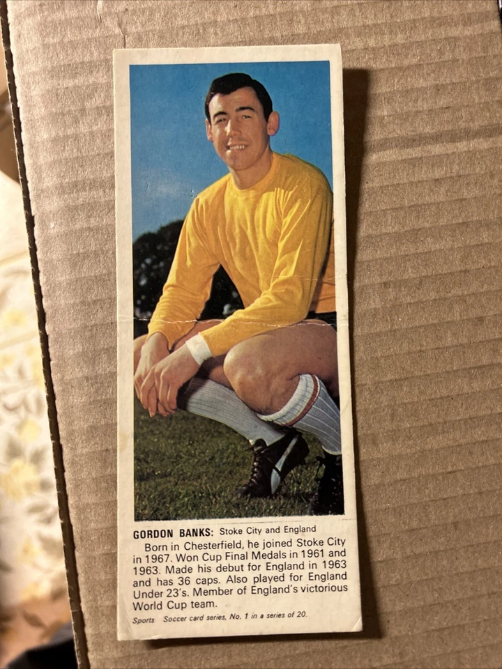 罕见 Carr's Biscuits 足球卡系列 1967 年 #1 Gordon Banks 英格兰很棒阅读! — 第 1/3 张图片