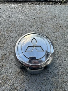 One Mitsubishi Montero & Montero Sport Wheel Center Cap Hubcap Chrome MB816581 - Picture 1 of 6
