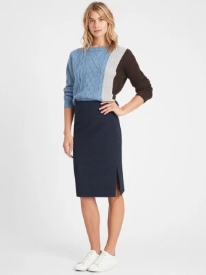 Falda de traje lápiz de lana elástica esencial Banana Republic 4 azul marino $98 #267560 Foto 1 de 4