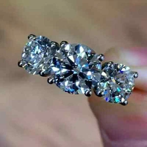 2,50 TCW Rundschliff Moissanit Drei Steine Verlobungsring 14k Weißgold vergoldet - Bild 1 von 8