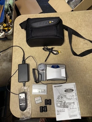 Sharp Hi 8 Viewcam Camcorder Bundle VL-AH151U Pre-owned, Works partially - Image 1 of 4