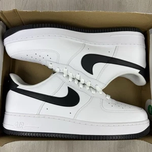 Nike Air Force 1 Entrenadores Bajos Blanco Negro Talla UK11.5 EU47 F04296-101 - Imagen 1 de 16
