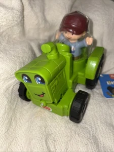 Fisher Price Little People Helpful Harvester Green Tractor & Farmer NEW - Picture 1 of 4