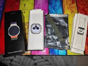 Samsung Galaxy Watch Ultra 2025 47mm LTE L705 Titanium Weiß mit 2 Armbänder - Bild 1 von 3