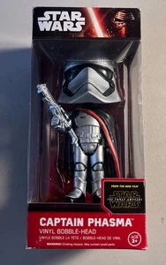Funko Wacky Wobbler: Star Wars - Captain Phasma - Bild 1 von 9