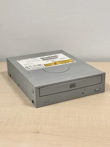 HL Data Storage GCE-8240B CDRW Drive 24x10x40x Atapi IDE PackardBell Grey - Picture 1 of 3