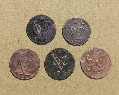 5 Pcs Dutch Netherlands VOC 1 Duit Year 1732 , 1750 , 1779 , 1789 & 1790 Coin_35 - Image 1 of 4