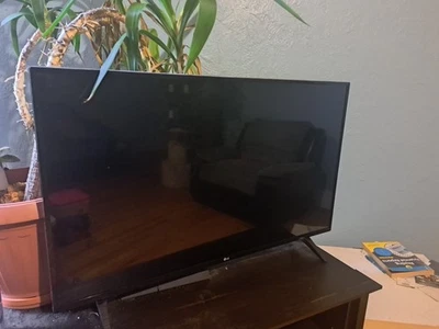 43" Black TV LG - Image 1 of 2