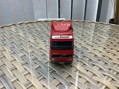 CORGI MODEL 1:50 - VAN DER KWAAK VOLVO - Image 1 of 4