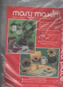 ¡¡¡Nuevo en paquete!!! KIT DE LONA DE PLÁSTICO MARY MAXIM MONTAÑAS RUSAS Y SOPORTE PARA SERVILLETAS - Imagen 1 de 2