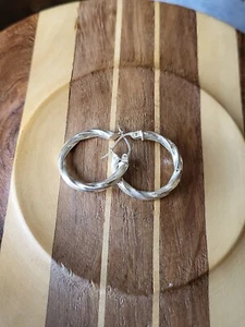 Gorgeous 925 Silver Hollow Twist Hoop Earrings - Picture 1 of 4
