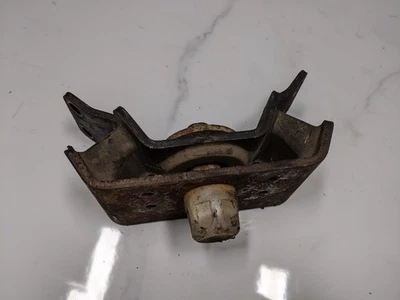 TOYOTA LAND CRUISER COLORADO 3.0 TD GEARBOX MOUNT #25 - Image 1 of 2