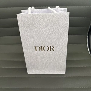 White Dior Gift Bag With Gold Writing 22.5cm X 14.5cm X 8cm - Picture 1 of 5