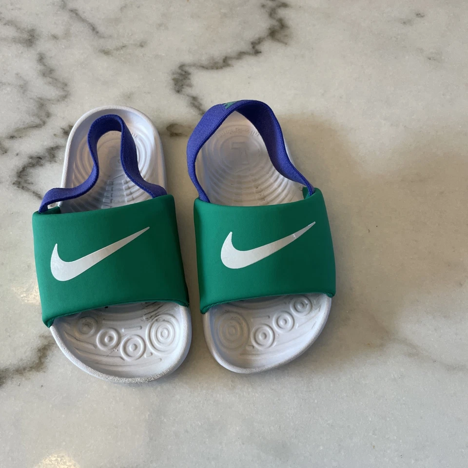 Sandálias Nike Kawa bebê/criança slides tamanho 8C verde violeta branco BV1094-300 - Imagem 1 de 4