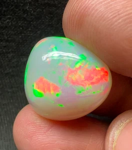 Natural Ethiopian Welo Opal Cabochon – 19x19x12mm Loose Gemstone 21.50 Carat - Picture 1 of 7