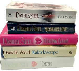 Danielle Steel Books Bundle 5 Romance Drama Mystery Thriller Novels - Picture 1 of 9