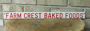 Letrero de estante en relieve raro vintage "Farm Crest Baked Foods" punto de venta - Imagen 1 de 4