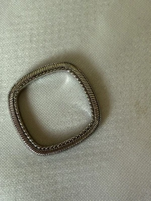 ANILLO BANDA CUADRADA DE PLATA DE LEY 925 JUDITH RIPKA USADO EN EXCELENTE ESTADO TALLA 9.5/10 Foto 1 de 4