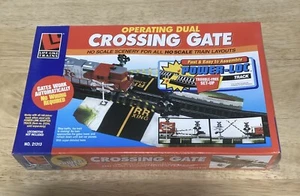 Life-like HO Scale Trains Operating Crossing Gates #21313 NOS in Box - Picture 1 of 3
