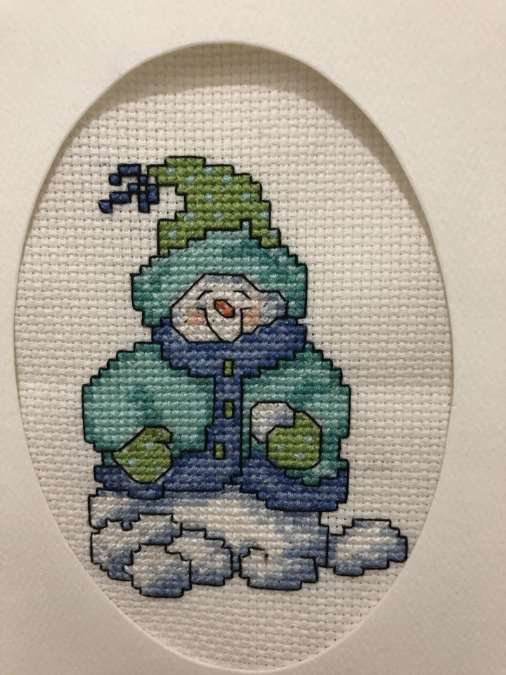 TARJETA PUNTO DE CRUZ TERMINADA COMPLETA '' LINDO MUÑECO DE NIEVE 5''' Foto 1 de 1