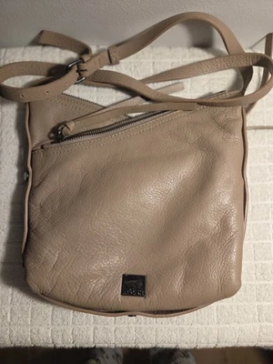 Bolsa tiracolo Kooba couro compartimento duplo tom camelo - Imagem 1 de 4