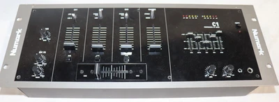 DJ-микшер Numark C1 профессиональный 19 дюймов - переменный ток 115/230 В - Изображение 1 из 4