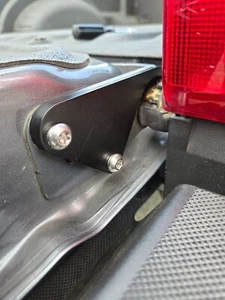 Ford F-250/F-350 Super Duty 2017-2025 Tailgate Theft Deterrent Security Lock - Picture 1 of 7