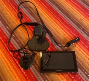 Garmin Nuvi 2789LM GPS with multiple mounts Bundle - Picture 1 of 6