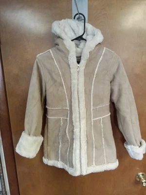 Hawke & Co Outfitter niñas 14 imitación piel respaldo imitación gamuza concha cierre de cremallera Foto 1 de 4