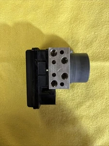 2016 Kawasaki KLE650 Versys ABS Brake Pump - Picture 1 of 8