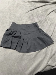 Neu mit Etikett H&M Mädchen schwarz & grau Rüschenrock - Größe 8-10 - Bild 1 von 6