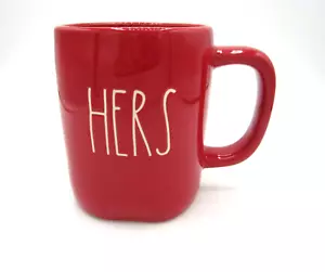 Rae Dunn Rot Inside & Out "Hers" Artisan Collection Tee Kaffee Becher 20 Unzen (481) - Bild 1 von 4