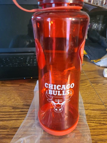 Chicago Bulls Water Bottle Unused NEW NBA Cover