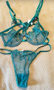 Set mutandine e reggiseno tanga verde shein taglia large nuovo senza etichette  - Foto 1 di 5