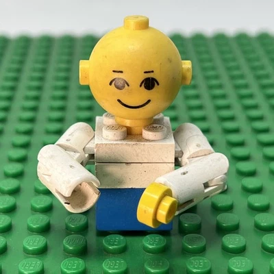 Vintage LEGO Maxifigure Homemaker Figure 1970s Large Smiling Yellow Head Classic - Image 1 of 2