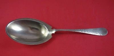 Antigua cuchara inglesa martillada por Dominick & Haff de plata esterlina con bayas GW Foto 1 de 2