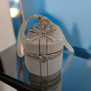 Pandora Jared Ornamento Regalo Dije Soporte Baratija Caja 2018 con Cinta Blanco Plata - Imagen 1 de 8