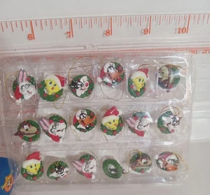 Looney Tunes Mini Christmas Holiday Ornaments Set 18 Bugs Taz NOS - Bild 1 von 3