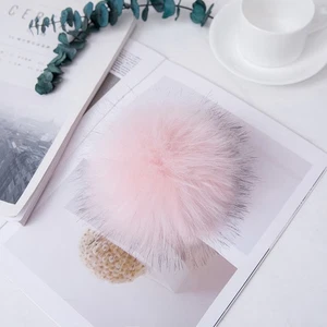  18 piezas bolas de pompón de piel sintética con correa elástica y botones de costura para tejer sombrero - Imagen 1 de 12