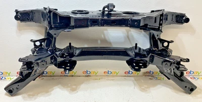 2011-2015 Toyota RAV4 AWD rear suspension crossmember sub frame cradle gas motor Foto 1 de 4